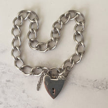 Carica l'immagine nel visualizzatore di Gallery, Vintage Silver Heart Padlock Bracelet. Victorian Style Sterling Silver Curb Chain Bracelet. English Watch Chain Bracelet, Hallmarked 1971