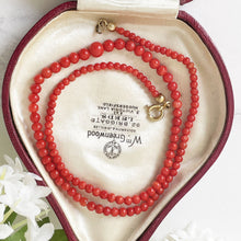 Cargar imagen en el visor de la galería, Vintage Natural Red Coral Necklace. Graduated Genuine Coral Bead Necklace, Gold Clasp, 17" 43cm
