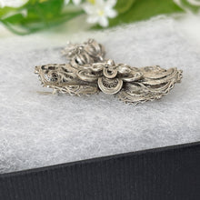 Cargar imagen en el visor de la galería, Antique 950 Silver Filigree Cannetille Ribbon Brooch