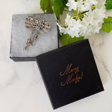 Cargar imagen en el visor de la galería, Antique 950 Silver Filigree Cannetille Ribbon Brooch