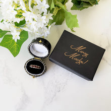 Charger l'image dans la galerie, Vintage 9ct Gold 5 Stone Bohemian Garnet Ring. English Edwardian Revival Half Hoop Ring. Antique Style Stacking/Pinky Ring US 4-1/2/UK I