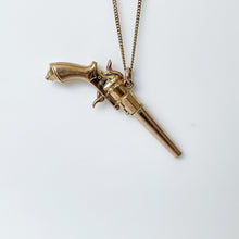 Charger l'image dans la galerie, Victorian Gold Gilt Revolver Watch Key Pendant. Antique Gun Pendant On 9ct Gold Chain. Edwardian Gold Pocket Watch Key Novelty Fob.