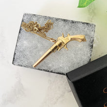 Charger l'image dans la galerie, Victorian Gold Gilt Revolver Watch Key Pendant. Antique Gun Pendant On 9ct Gold Chain. Edwardian Gold Pocket Watch Key Novelty Fob.