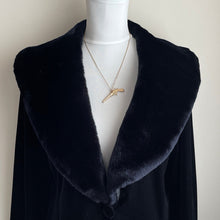 Charger l'image dans la galerie, Victorian Gold Gilt Revolver Watch Key Pendant. Antique Gun Pendant On 9ct Gold Chain. Edwardian Gold Pocket Watch Key Novelty Fob.