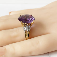 Charger l'image dans la galerie, Vintage 1970s 18ct Gold Alexandrite & Diamond Ring. Huge 12 Carat Alexandrite Solitaire Ring. 1970s Purple Sapphire Cocktail Ring.