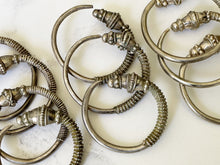 Cargar imagen en el visor de la galería, Antique Omani 900 Silver Headdress Hoops. Set Of 10 Ethnic Amulet Head Ornaments. Traditional Berber/ Middle Eastern/ Bedouin Tribal Dress
