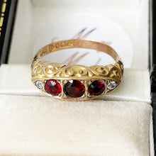 Charger l'image dans la galerie, Antique Edwardian Red Garnet & Diamond 9ct Gold Ring. 3 Stone Carved Gold Boat Style Ring, Chester 1911, Size 5.75 US / L UK / 51.5 EU