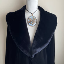 Cargar imagen en el visor de la galería, Antique Georgian 9ct Gold Miniature Portrait Locket With Hair Work. Large Gold Mourning/Sentimental Locket, Prince Of Wales Feathers, Pearls