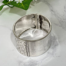 Cargar imagen en el visor de la galería, Antique Victorian Engraved Silver Wide Cuff Bracelet. Sterling Silver Aesthetic Engraved Ivy Cuff. English Sweetheart Bangle, 1881 Hallmark