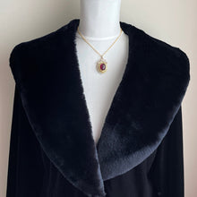 Lade das Bild in den Galerie-Viewer, Victorian Rhodolite Garnet 14ct Gold Pendant Locket. Antique Rose Pink Garnet Pendant With Locket Back Compartment. Secret Photo Locket