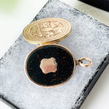 Cargar imagen en el visor de la galería, Victorian 15ct Gold Engraved Shamrock & Bloodstone Locket. Scottish/Irish Antique Celtic Locket. 2-Sided Oval 2-Photo Locket