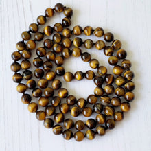Charger l'image dans la galerie, Antique Tigers Eye Gemstone Bead Necklace. Art Deco 36" Long Rope Necklace. Over The Head Gemstone Necklace.
