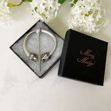 Cargar imagen en el visor de la galería, Vintage Zoomorphic Ram Celtic Silver Brooch. Book Of Kells Sacred Rams Head Penannular Pin. Large Shoulder/Cloak/Scottish Fly Brooch Pin.