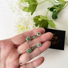 Charger l'image dans la galerie, Antique Victorian 15ct Gold Diamond & Emerald Earrings. Diamond Cluster Flower Earrings. Victorian Long Pendant Earrings