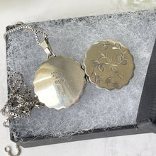Cargar imagen en el visor de la galería, Vintage English Sterling Silver Round Locket. Round Scalloped Locket, Engraved Vines and Star. Vintage 2-Photo Locket, Adjustable Box Chain.