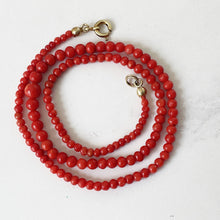 Cargar imagen en el visor de la galería, Vintage Natural Red Coral Necklace. Graduated Genuine Coral Bead Necklace, Gold Clasp, 17" 43cm