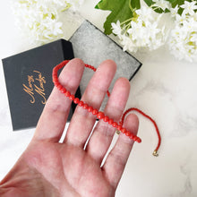 Cargar imagen en el visor de la galería, Vintage Natural Red Coral Necklace. Graduated Genuine Coral Bead Necklace, Gold Clasp, 17" 43cm