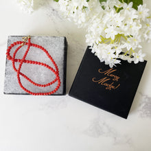 Cargar imagen en el visor de la galería, Vintage Natural Red Coral Necklace. Graduated Genuine Coral Bead Necklace, Gold Clasp, 17" 43cm