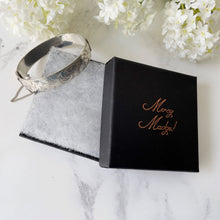 Charger l'image dans la galerie, Vintage Art Nouveau Revival Sterling Silver Hinged Bangle. Engraved Iris English Silver Cuff. Excalibur Silver Bracelet, Harrods, 1968