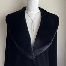 Cargar imagen en el visor de la galería, Vintage Sterling Silver Swizzle Stick Pendant Necklace. Art Deco Style Bubble Breaker/Cocktail Stirrer. English Silver Wine Accessory