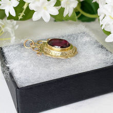 Lade das Bild in den Galerie-Viewer, Victorian Rhodolite Garnet 14ct Gold Pendant Locket. Antique Rose Pink Garnet Pendant With Locket Back Compartment. Secret Photo Locket
