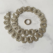 Cargar imagen en el visor de la galería, Victorian Sterling Silver Book Chain Necklace. Antique Wide Silver Collar Necklace, Large Bolt Ring. Antique Link Chain For Large Lockets.
