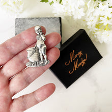 Charger l'image dans la galerie, Rare African Silver ‘Lo Umfaan’ Brooch, Candida Signed Joe Calafato, SA. Vintage 1950s African Boy & Stew Pot Sterling Figural Brooch.