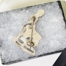 Charger l'image dans la galerie, Rare African Silver ‘Lo Umfaan’ Brooch, Candida Signed Joe Calafato, SA. Vintage 1950s African Boy & Stew Pot Sterling Figural Brooch.