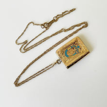 Charger l'image dans la galerie, Victorian 9ct Engraved Gold Book Locket & Chain. Antique Gold, Enamelled Garter Belt Locket. Bible Locket With Hair/Photo Compartment
