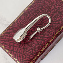 Cargar imagen en el visor de la galería, Vintage English Silver Napkin Hook/Clip For Tie. Gents Engraved 'A' Sterling Napkin Holder. Formal Accessory, Wedding Groom Gift For Him