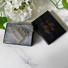 Cargar imagen en el visor de la galería, Vintage 1970s Silver Ingot Pendant With 47cm Chain. Retro English Hallmarked Sterling Silver Bullion Bar & Belcher Chain Necklace