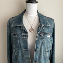 Cargar imagen en el visor de la galería, Antique Edwardian 9ct Rose Gold Picture Locket. Two Sided Rolled Gold Glass Locket With Original Photographs. Rose Gold Locket & Chain