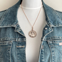 Cargar imagen en el visor de la galería, Antique Edwardian 9ct Rose Gold Picture Locket. Two Sided Rolled Gold Glass Locket With Original Photographs. Rose Gold Locket & Chain