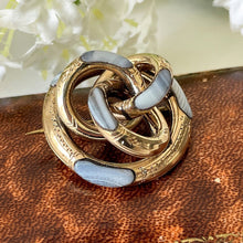 Cargar imagen en el visor de la galería, Antique Scottish Banded Agate Brooch. Victorian Lovers Gordian Knot Gold Gilt Brooch. Engraved Silver Celtic Ring Brooch. Sweetheart Jewelry