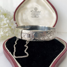 Charger l'image dans la galerie, Vintage Art Nouveau Revival Sterling Silver Hinged Bangle. Engraved Iris English Silver Cuff. Excalibur Silver Bracelet, Harrods, 1968