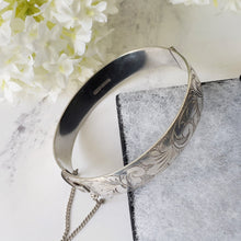 Charger l'image dans la galerie, Vintage Art Nouveau Revival Sterling Silver Hinged Bangle. Engraved Iris English Silver Cuff. Excalibur Silver Bracelet, Harrods, 1968