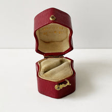 Cargar imagen en el visor de la galería, Antique Red Moroccan Leather Ring Box. Georgian/Victorian Shield Shaped Ring Box. Antique Mourning/Engagement/Signet Ring Jewellery Box.