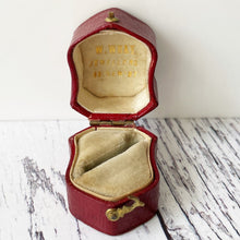 Cargar imagen en el visor de la galería, Antique Red Moroccan Leather Ring Box. Georgian/Victorian Shield Shaped Ring Box. Antique Mourning/Engagement/Signet Ring Jewellery Box.
