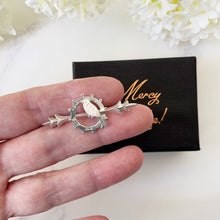 Cargar imagen en el visor de la galería, Antique Edwardian Sweetheart Brooch, Swallow, Ring & Arrow. 1906 Chester Silver Bar Brooch. Romantic Love Token Stock/Tie/Cravat/Lapel Pin