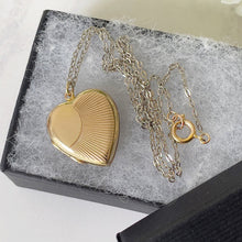 Cargar imagen en el visor de la galería, Vintage 9ct Rolled Gold Heart Locket & Original Chain. Art Deco Revival Engraved Sunburst Locket, Gold Chain. Love Heart Locket Necklace