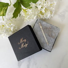 Cargar imagen en el visor de la galería, Vintage Sterling Silver Swizzle Stick Pendant Necklace. Art Deco Style Bubble Breaker/Cocktail Stirrer. English Silver Wine Accessory