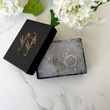 Cargar imagen en el visor de la galería, Antique Edwardian Silver Coin Pendant & Chain. King George V Threepenny Coin Necklace, Dated 1919. Vintage Sterling Silver Coin Jewelry