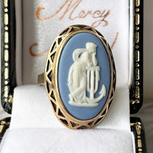 Cargar imagen en el visor de la galería, Vintage 18ct Gold Cameo Ring. Blue & White Wedgwood Jasperware Rolled Gold Neoclassical Ring. Art Nouveau Revival Silver Gilt Cameo Ring
