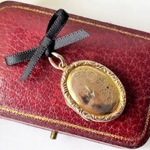 Cargar imagen en el visor de la galería, Antique Victorian 9ct Gold Locket. Engraved Swallow & Rose Sweetheart Locket. Small Gold Oval Gold Locket. Antique Photo Locket.