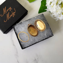 Cargar imagen en el visor de la galería, Antique Victorian 9ct Gold Locket. Engraved Swallow & Rose Sweetheart Locket. Small Gold Oval Gold Locket. Antique Photo Locket.