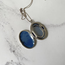 Cargar imagen en el visor de la galería, Vintage Edwardian Style Engraved Sterling Silver Locket. Floral Engraved Family Photo Locket & Chain. 4-Photo Oval Silver Locket On Chain