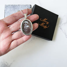 Charger l'image dans la galerie, Antique Victorian 2-Sided Picture Locket & Long Chain. Large Sterling Silver Photo Pendant With Young Edwardian Girl, 22" Belcher/Rolo Chain
