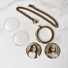 Cargar imagen en el visor de la galería, Edwardian Gold Picture Locket & Belcher Chain. Antique 9ct Rolled Gold 2 Sided Photo Pendant Necklace. Large Glass Locket, Original Photos