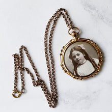 Cargar imagen en el visor de la galería, Edwardian Gold Picture Locket & Belcher Chain. Antique 9ct Rolled Gold 2 Sided Photo Pendant Necklace. Large Glass Locket, Original Photos