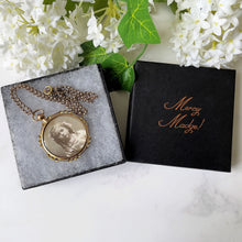 Cargar imagen en el visor de la galería, Edwardian Gold Picture Locket & Belcher Chain. Antique 9ct Rolled Gold 2 Sided Photo Pendant Necklace. Large Glass Locket, Original Photos